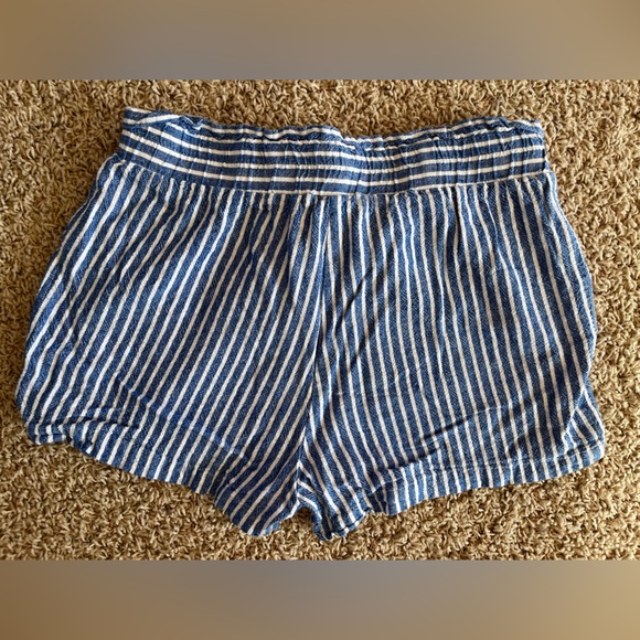 Juniors size medium shorts - Picture 2 of 3